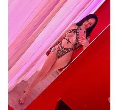 Photos for Kim 😘Hot sexy brunette girl in town❤️