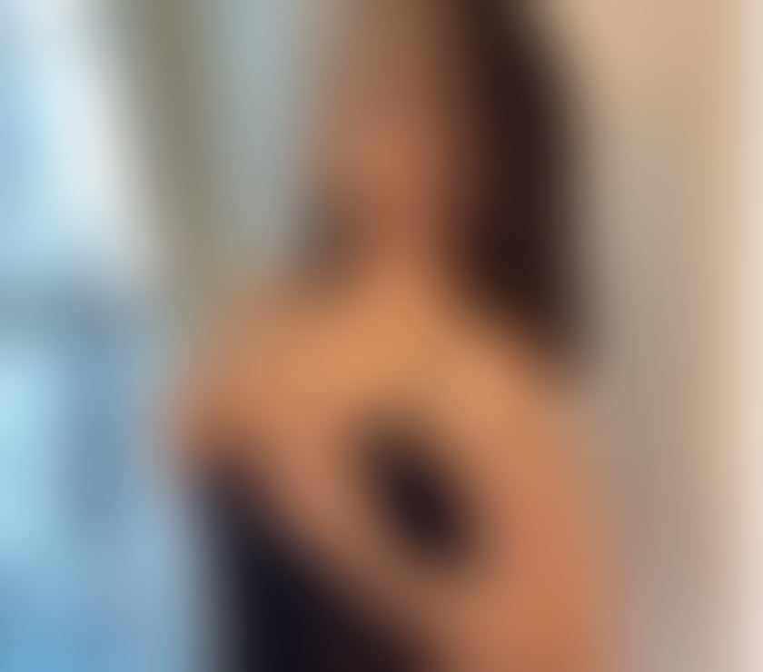 Escorts Belfast City Centre (South) Belfast - Photos for Cloe Massage and More