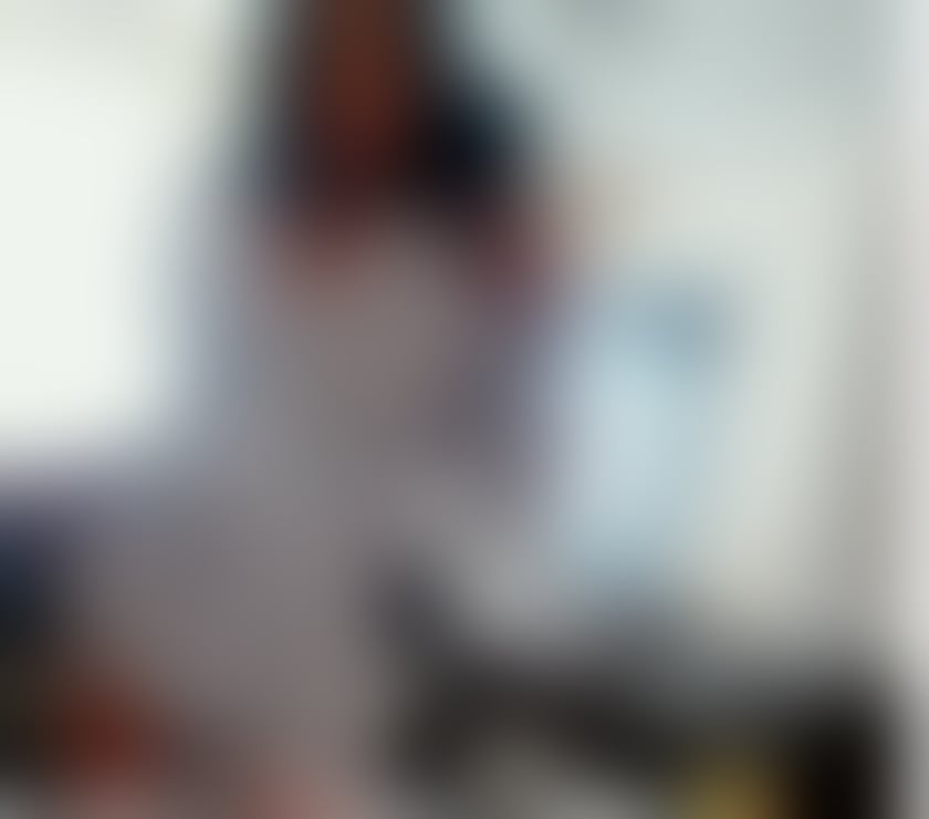 TINY SIZE 8 * BLACK HAIR * PEACHEY ARSE