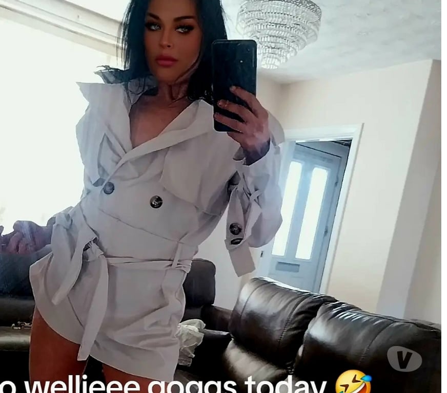 Escorts North Yorkshire Middlesbrough - Photos for TINY SIZE 8 * BLACK HAIR * PEACHEY ARSE