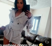 TINY SIZE 8 * BLACK HAIR * PEACHEY ARSE