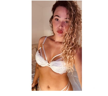  Escorts & Erotic Massage Birmingham Birmingham - Photos for Suellen GFE brazilian girl Party