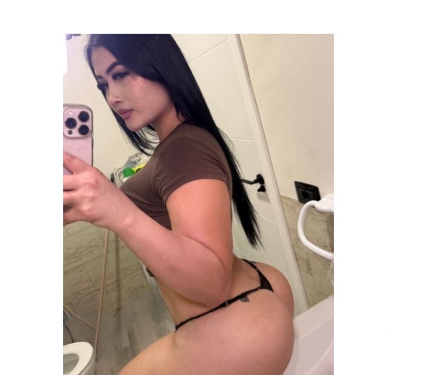 Escorts Kent Medway - Kent - Photos for Clara new in town