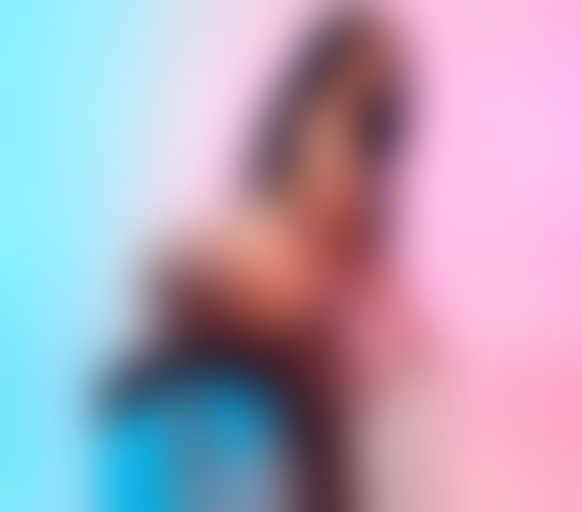 Escorts Bolton City Centre Bolton - Photos for 2 girls Hot Colombian 🔥🔥 come and enjoy yourself owo