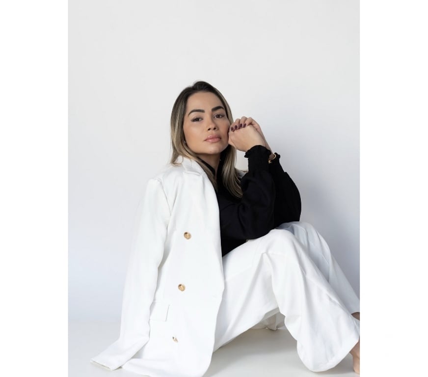 Escorts East London Canary Wharf - DLR Station - East London - Photos for SENSUAL DARK-HAIRED LATINA 🌹