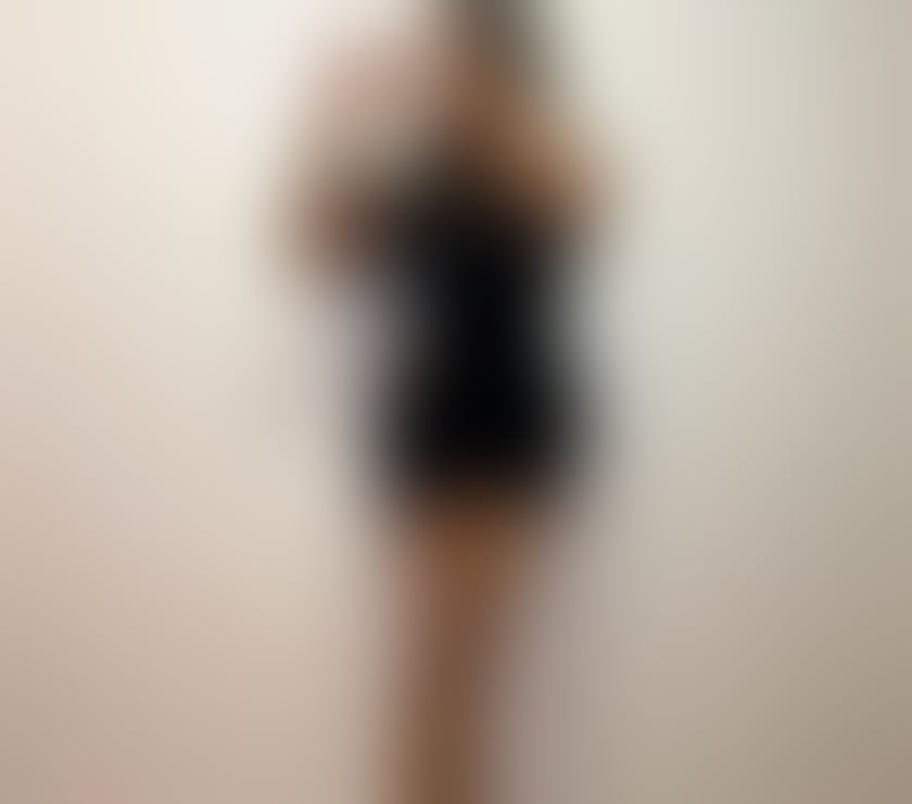 Colombia Lady CARMEN in the city