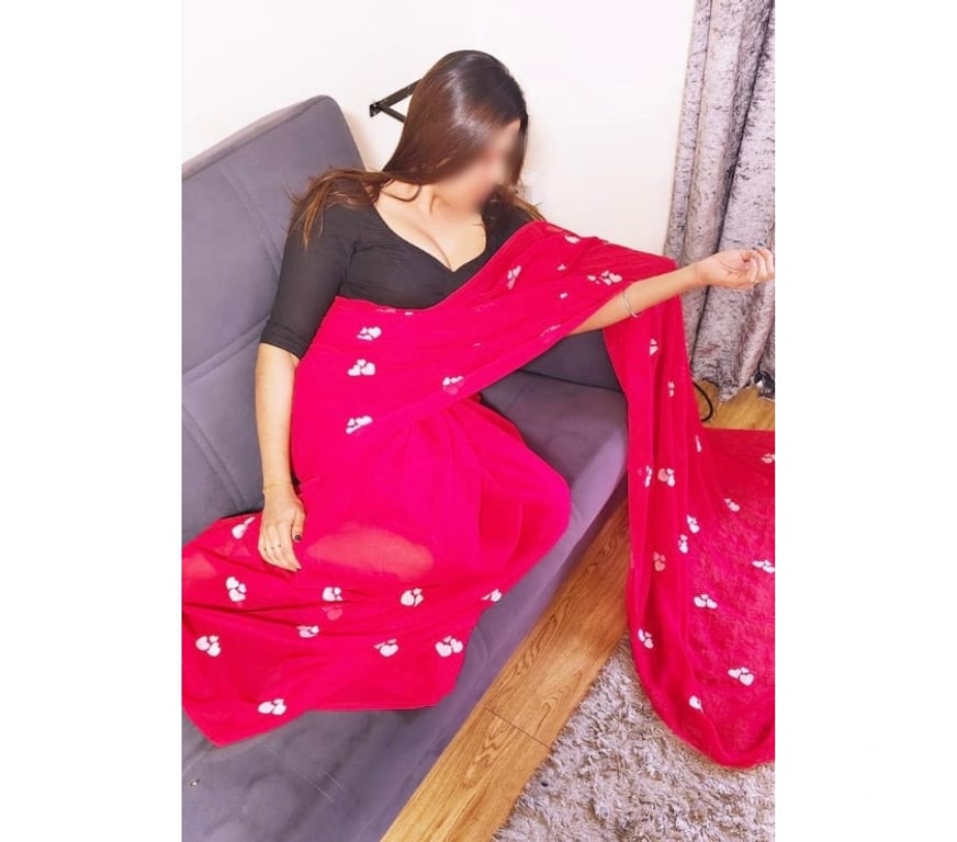 Escorts East London Stratford - East London - Photos for South Indian Tamil Girl USHA New to Town