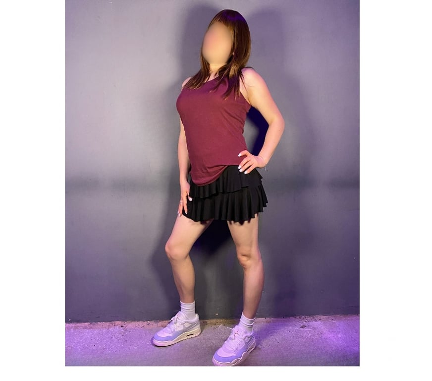 Adult Entertainment West London Barons Court Station - West London - Photos for Trans Student Alice – Video Phone Text