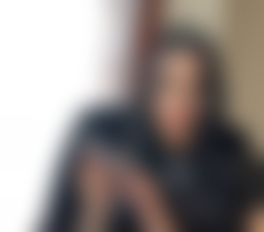 HELLO GENTLEMEN IM REBECCA AND IM NOW IN TOWN!*