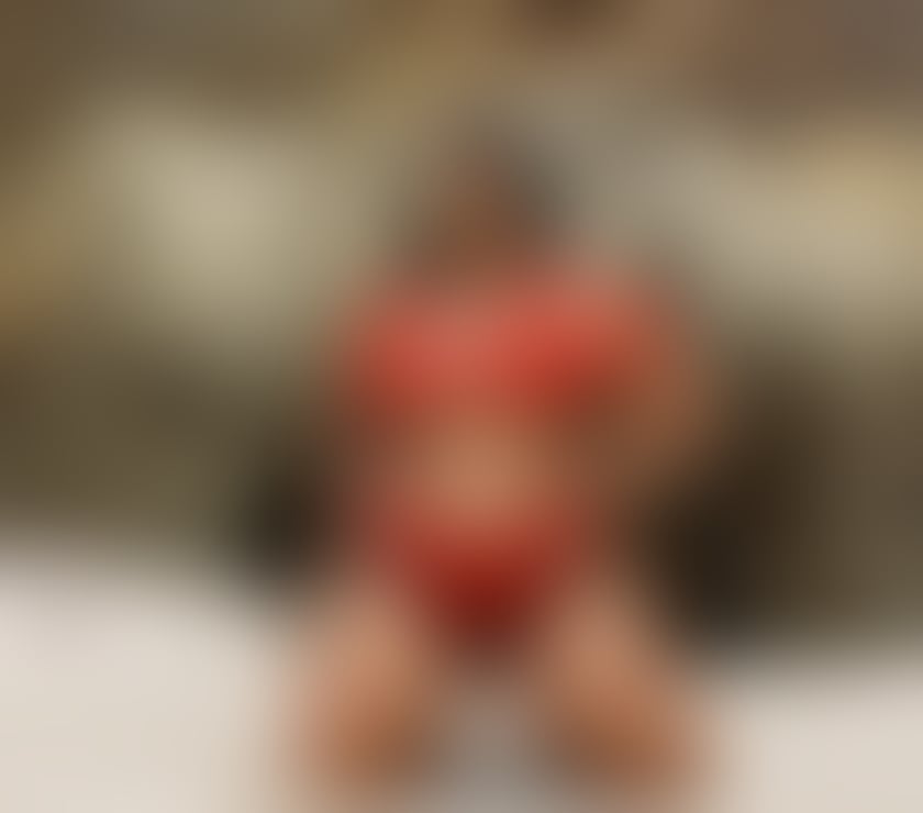 Escorts Surrey Epsom and Ewell - Photos for Juliana with the sexy curves 🍑💋