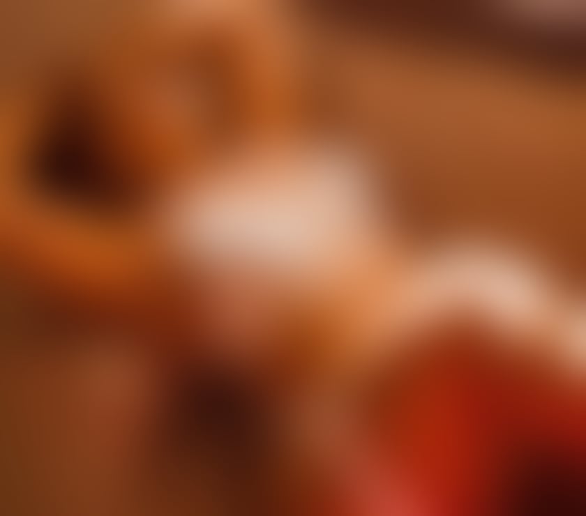 Escorts Surrey Epsom and Ewell - Photos for Juliana with the sexy curves 🍑💋