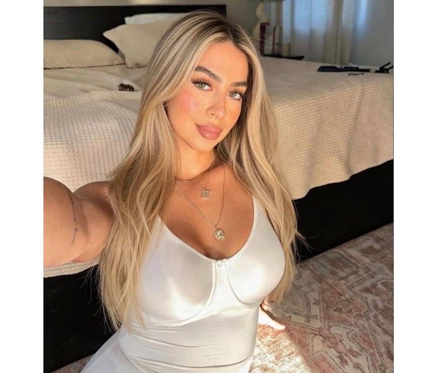 Photos for Charlotte🔥hot, intense, daring, and sweet🥂party girl.