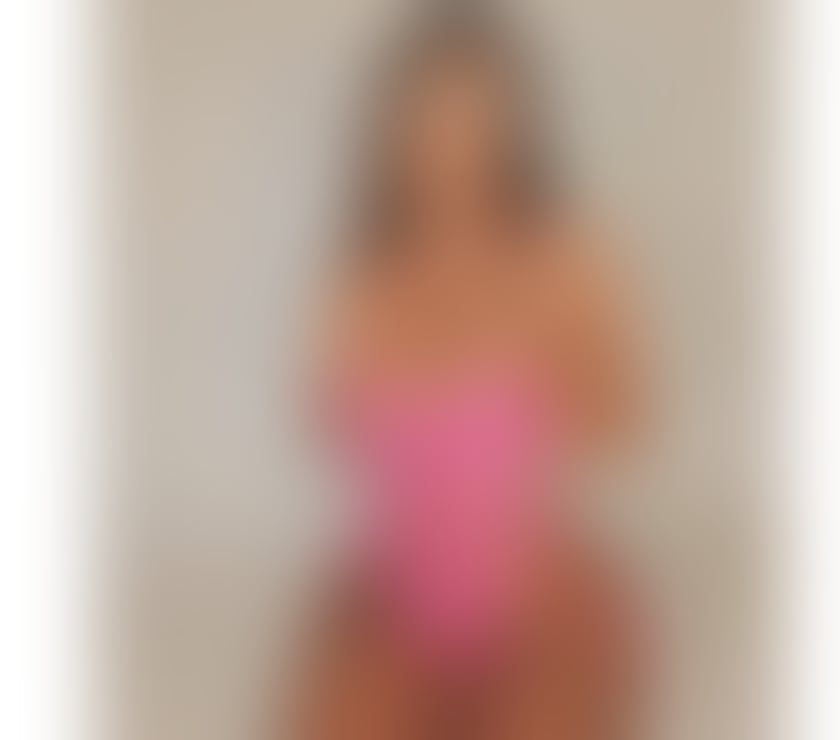 Charlotte🔥hot, intense, daring, and sweet🥂party girl.