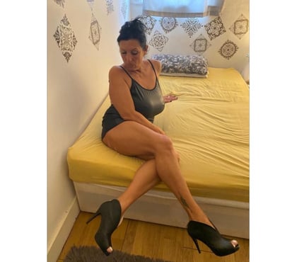 Escorts Gants Hill Station East London - Photos for ❤️Melinda milf xxx😂