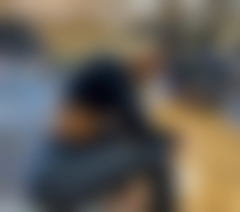 FOR BLONDE LOVERS, my name is Tânia from 🇨🇴 💛