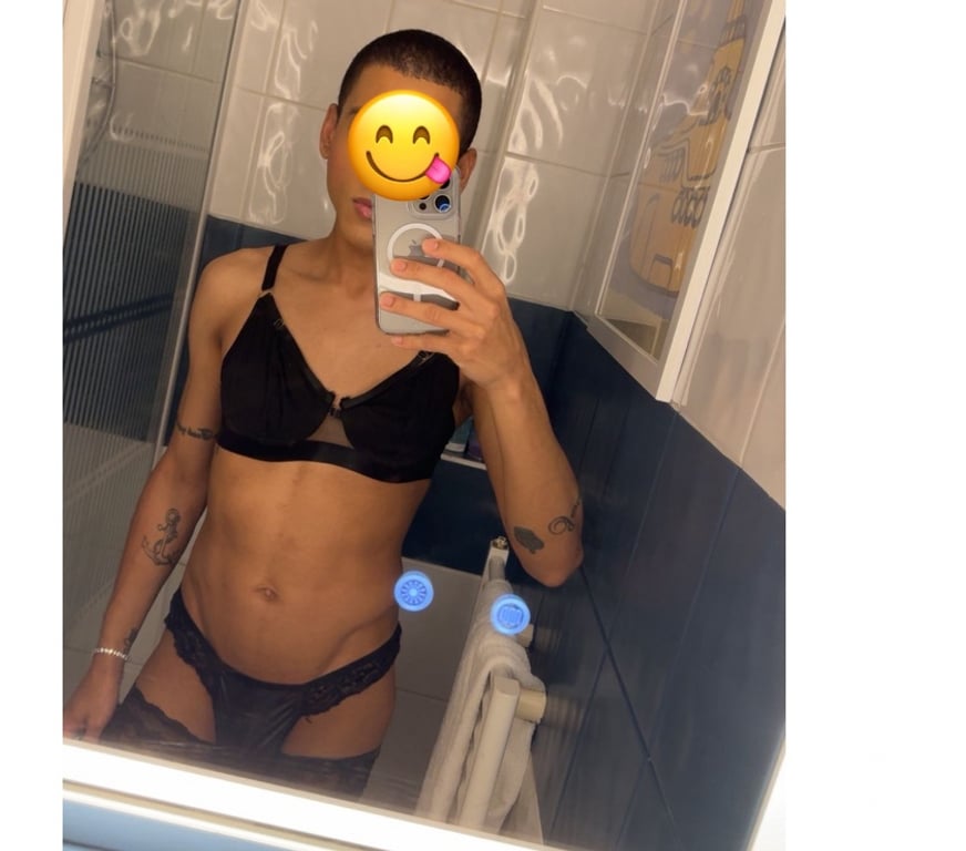 Trans Escorts Swansea - Wales Swansea City Centre - Swansea - Photos for 👠 Feemboy 😈 party 📍
