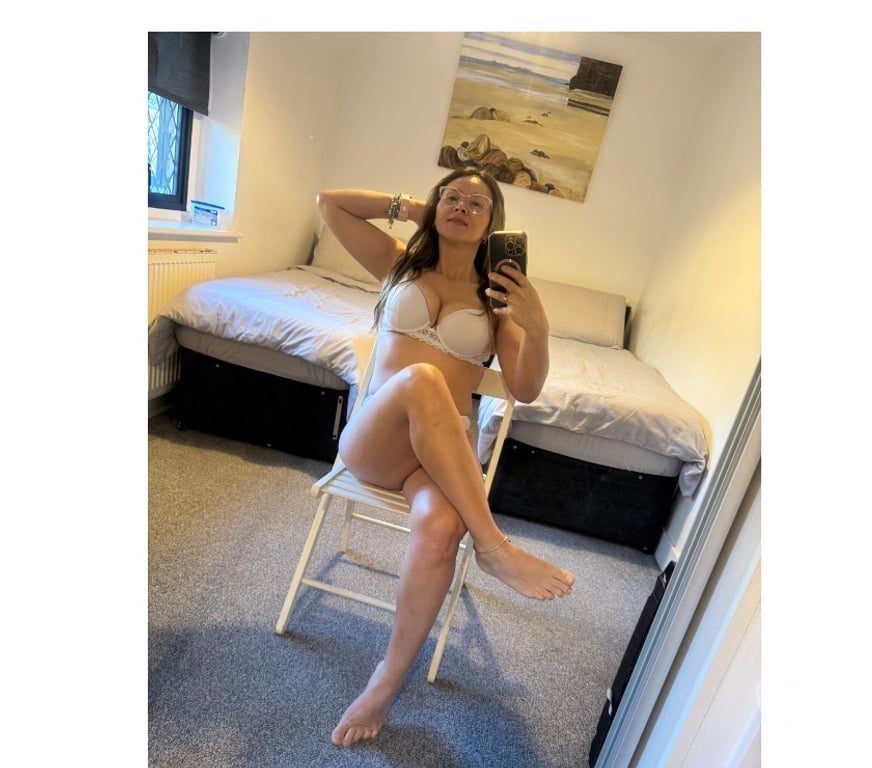 Escorts North West London Harrow - Photos for CHINY back in Pinner town !