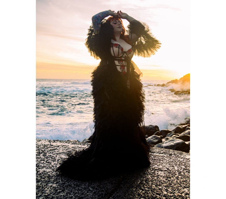 Escorts Glasgow Glasgow City Centre - Glasgow - Photos for Curvy British Redhead Lydia West - on tour in Glasgow