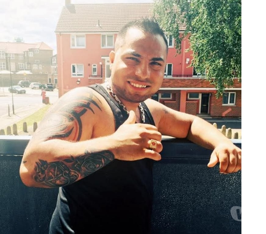 Escorts Greater Manchester Oldham - Photos for Erik new in town call me.