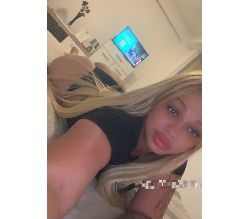 Escorts Surrey Elmbridge - Photos for Hi I am new to the town xxx😘😘❤️