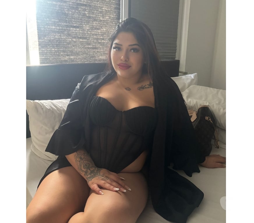 Escorts East London Barking Station - East London - Photos for Bigg Asss,Latina new!!