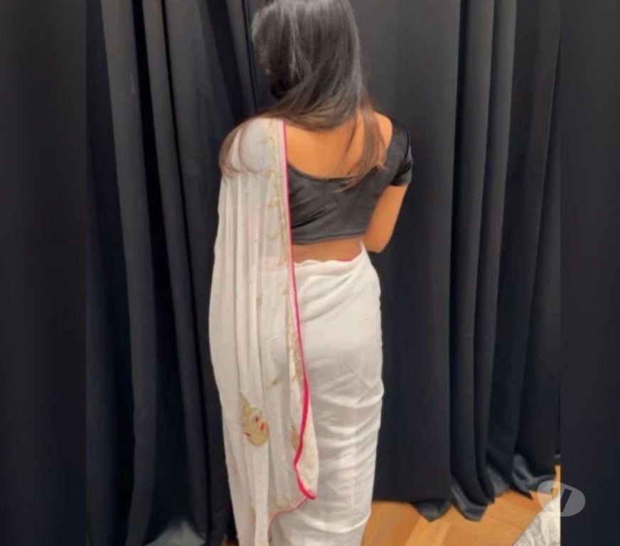 Escorts West Midlands Coventry - Photos for Asian New Tamil Indian Girl Meera in Coventry 🇮🇳