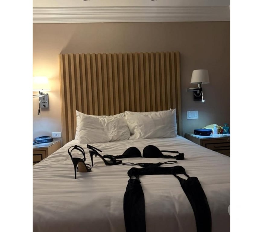 Escorts Surrey Spelthorne - Photos for NO RUSH SERVICE BEST PARTY SERVICE