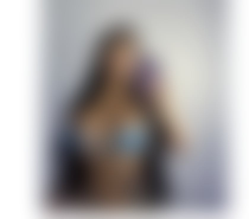 Luana Nakamura latina