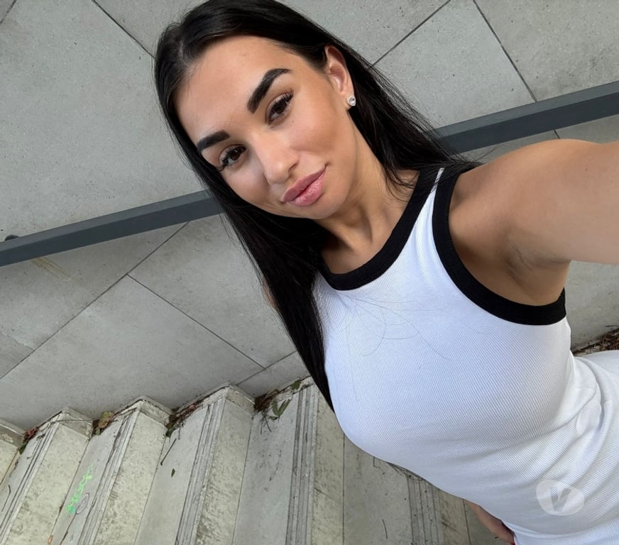 Escorts Ealing Northolt Station - Ealing - Photos for Party Babe Blossom now in Northolt