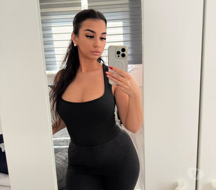 Escorts Ealing Northolt Station - Ealing - Photos for Party Babe Blossom now in Northolt