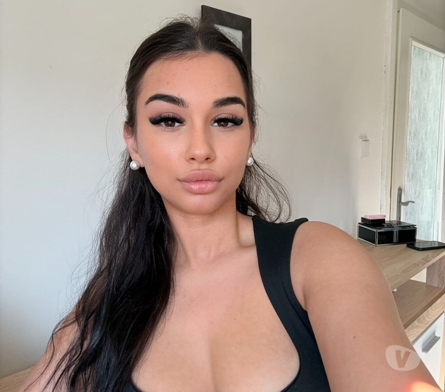 Escorts Ealing Northolt Station - Ealing - Photos for Party Babe Blossom now in Northolt