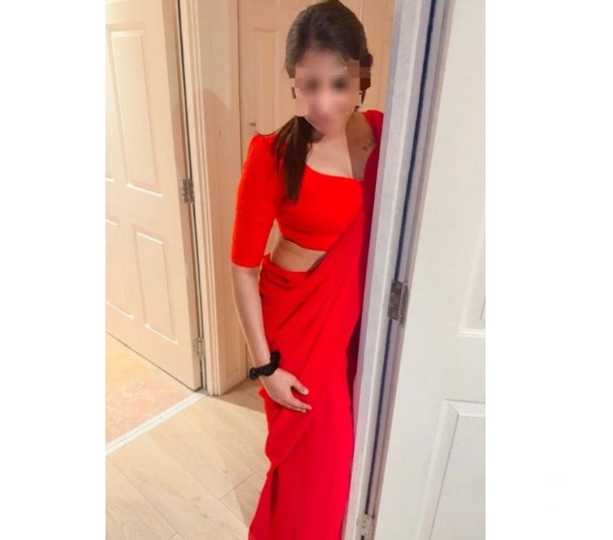 Escorts West Midlands Birmingham - Photos for HARINI South Indian tamil girl in Birmingham city centre
