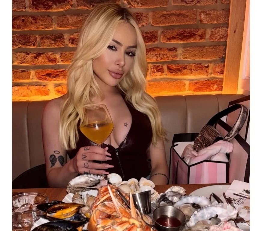 Escorts West London High Street Kensington - West London - Photos for NAUGHTY BRAZILIAN CELINA 🇧🇷 PARTY AVAILABLE NOW