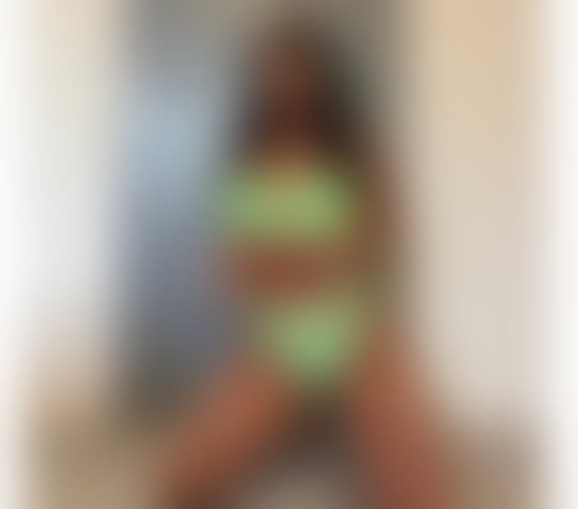 Photos for Alicia🍾Party Girl🔥Hot Girl🔥