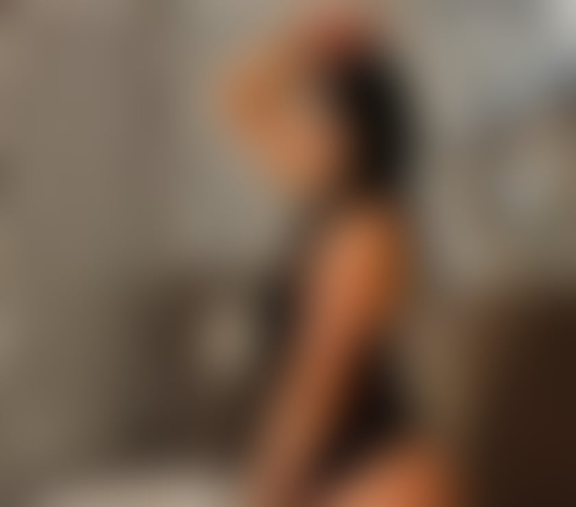  Escorts Finsbury Park North London - Photos for Francesca- CURVY and PARTY