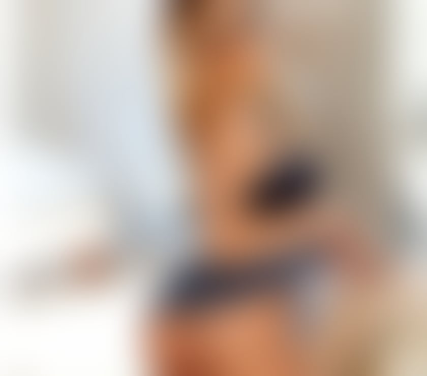  Escorts Hackney East London - Photos for Yvonne - petite French beauty