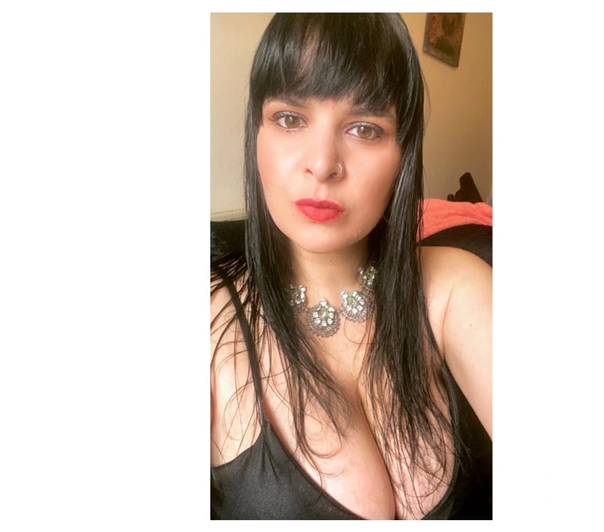 Escorts Bedfordshire Bedford - Photos for Laura amazing ! Real GFE! No rush