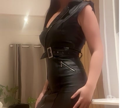  Escorts Widnes Halton - Photos for ❤️British Brunette Party Girl Slim Leggy Stunner