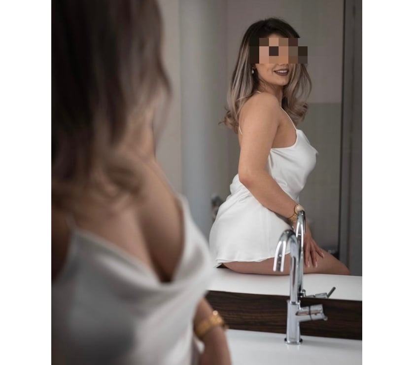  Escorts & Erotic Massage Farnborough Rushmoor - Photos for 🔥STUNNING GIRL❌SEXY&HOT 🍑GENUINE100% PARTY GIRL