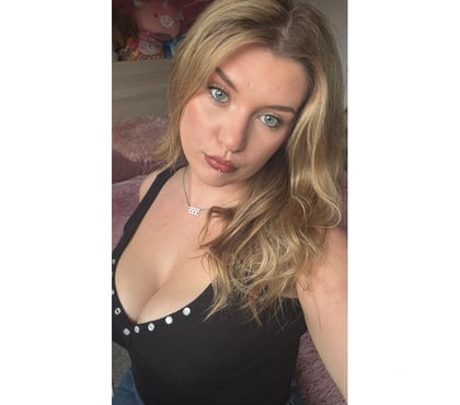 Photos for ENGLISH 😈 CURVY 🍑 NAUGHTY REAL✅️ LONDON❗️