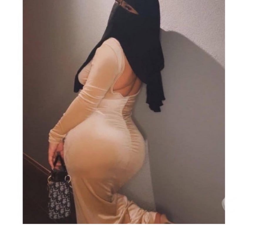 Adult Entertainment West London Hillingdon - Photos for Big Ass Bengali Muslim Niqabi - what’s app only