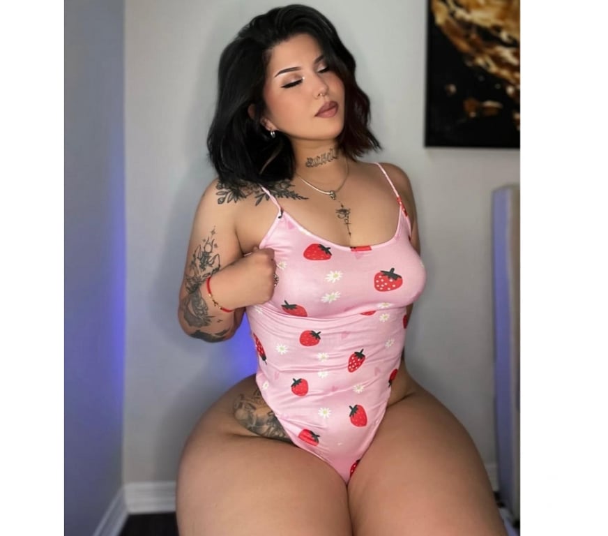 Escorts Glasgow Crosshill - Glasgow - Photos for 🍆🫦FIRST TIME IN TOWN HORNY! MIRELA PARTY GIRL💦🍑