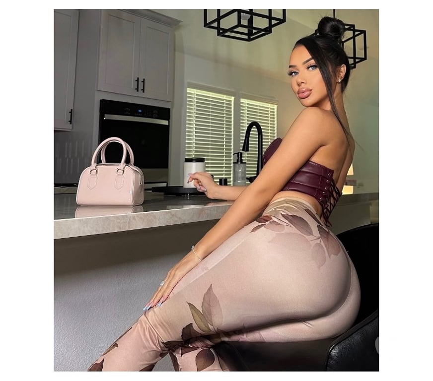 Escorts West Sussex Crawley - Photos for 🫶👉OUTCALL ONLY 💚BELLA HERE BIG ASS