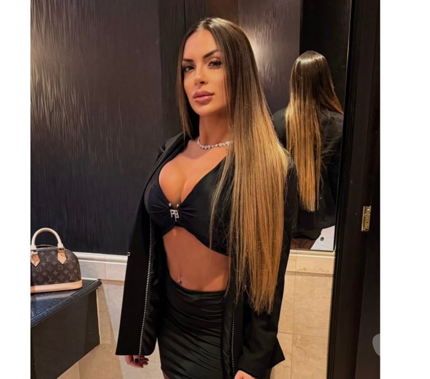 Escorts West London Shepherd`s Bush - West London - Photos for Brazilian Party Girl Sexy Blond in Shepherd’s Bush 💃