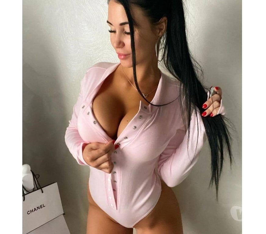 Escorts East London Redbridge - Photos for SABRiNA NEW Hot Party Girl in E12 Near Ilford Station