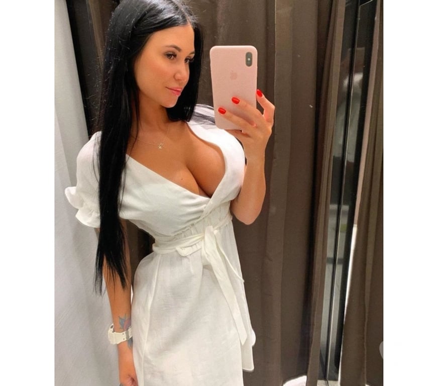 Escorts East London Redbridge - Photos for SABRiNA NEW Hot Party Girl in E12 Near Ilford Station