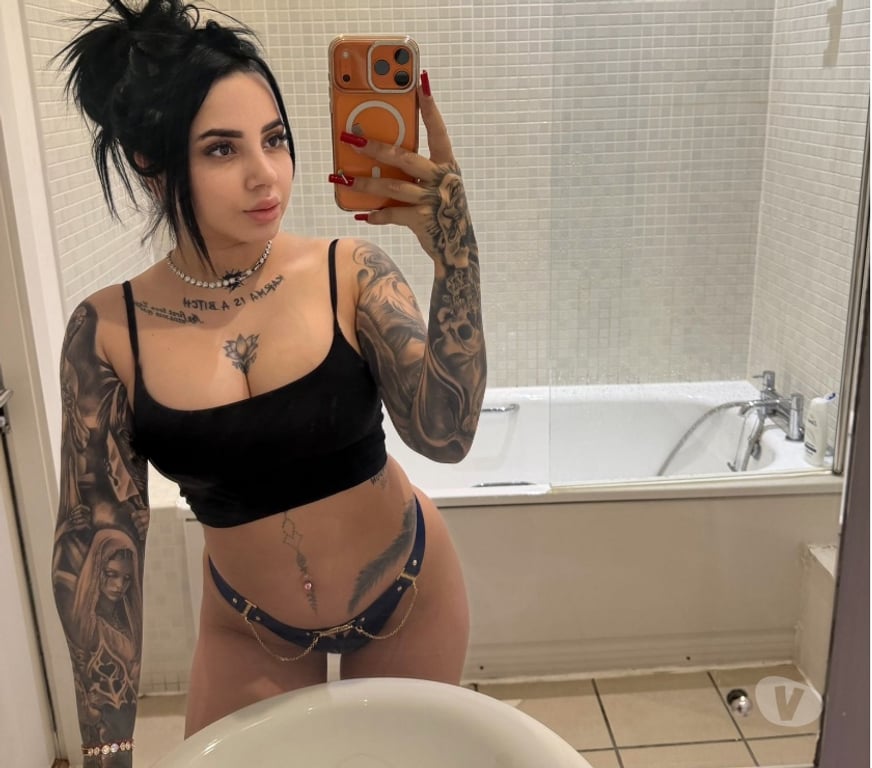 Escorts West Midlands Birmingham - Photos for ✨ New Brunette in Birmingham – Discreet & Friendly