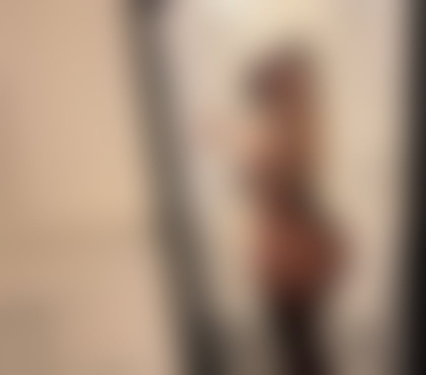 Blonde thick English barbie