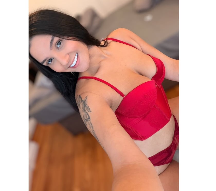 Photos for Amanda, Brazilian 🇧🇷 Kisses included