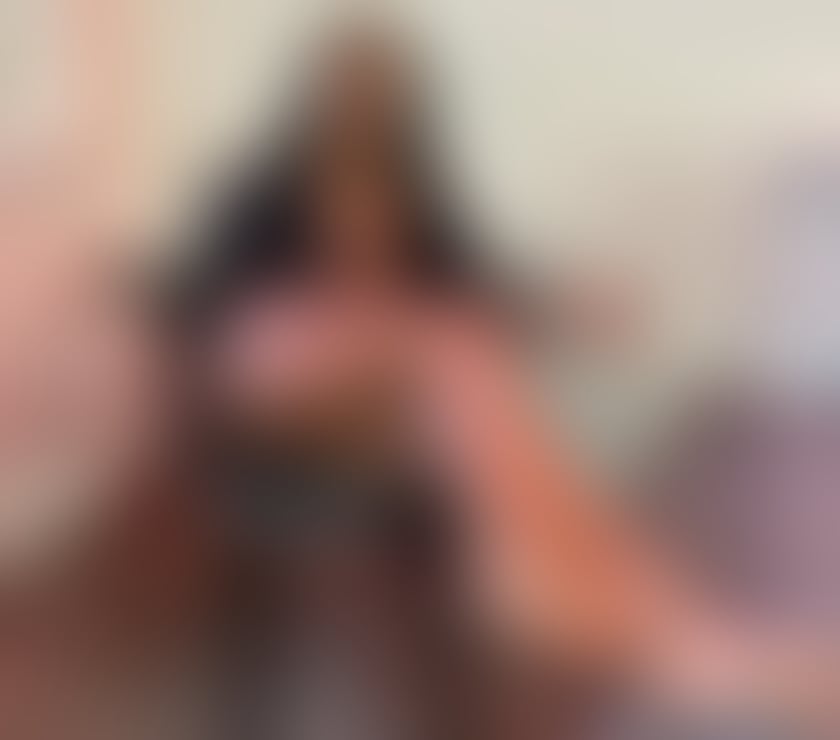 Hello i'm Larisa new in town best service